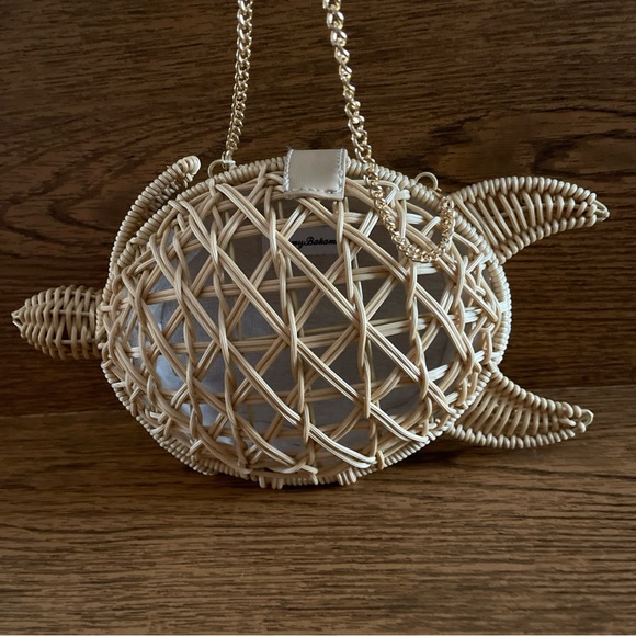 Tommy Bahama Woven Turtle Crossbody Bag in Natural Straw with Gold Chain NWT - Picture 3 of 8